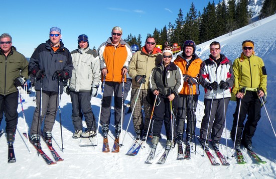 TGS-Volleyballer beim Skifahren