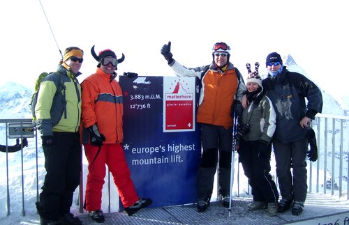 TGS-Volleyballer beim Skifahren